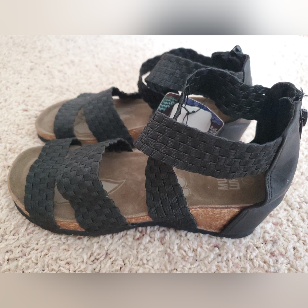 Muk Luks wedge sandal